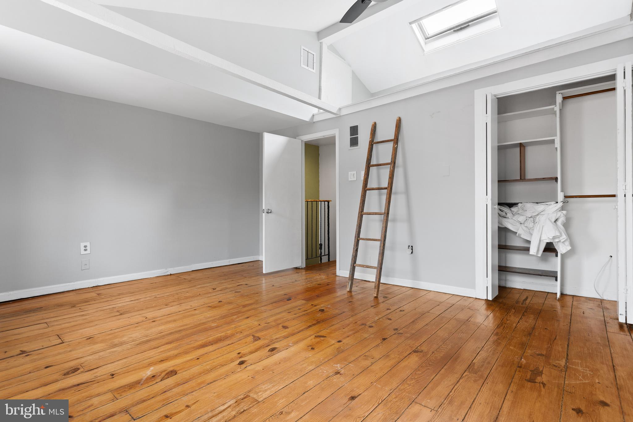 504 Kauffman Street Philadelphia, PA 19147 - Photo 15 of 34 a view of empty room with wooden floor