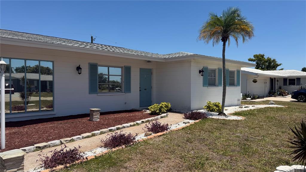 339 Pine Tree Road Venice, FL 34293 - Photo 3 of 22