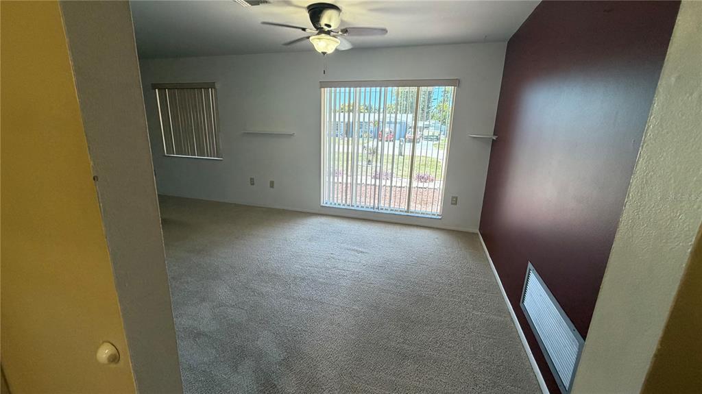 339 Pine Tree Road Venice, FL 34293 - Photo 5 of 22