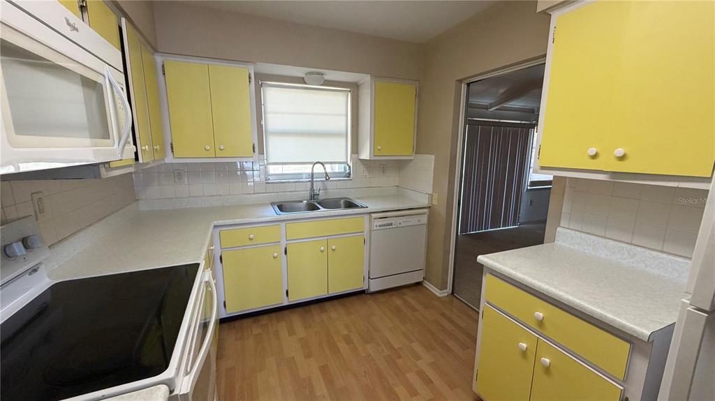 339 Pine Tree Road Venice, FL 34293 - Photo 9 of 22