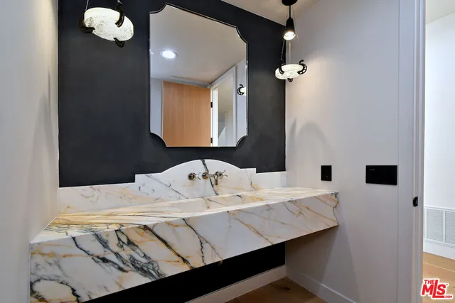 $4,295,000 | 25605 Melbourne Court, Calabasas, CA 91302