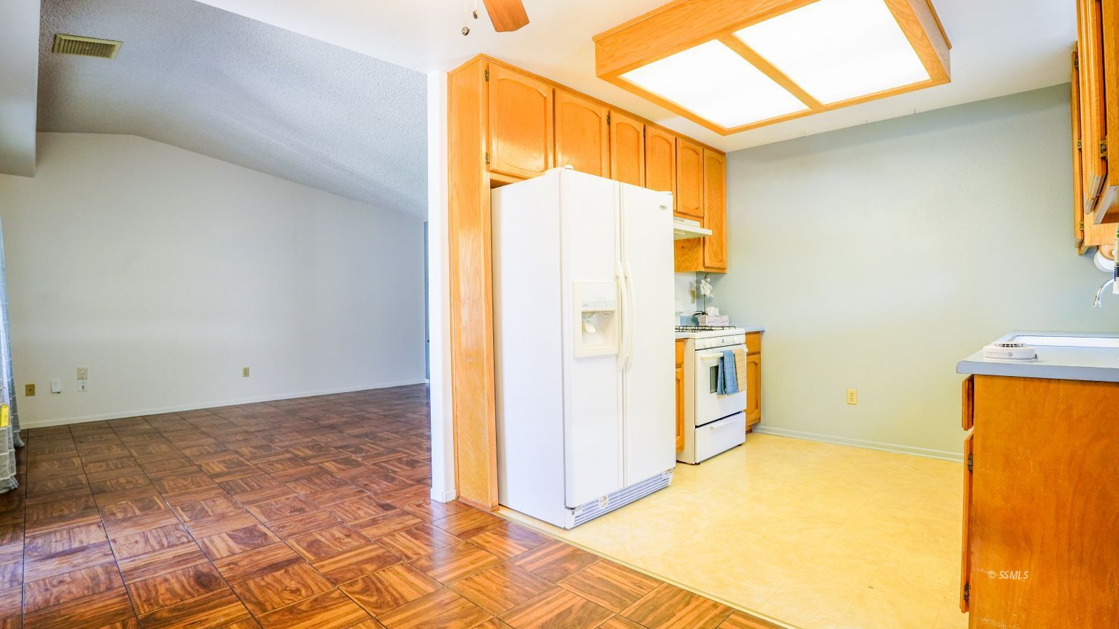 409 North Inyo Street Ridgecrest, CA 93555 - Photo 11 of 31