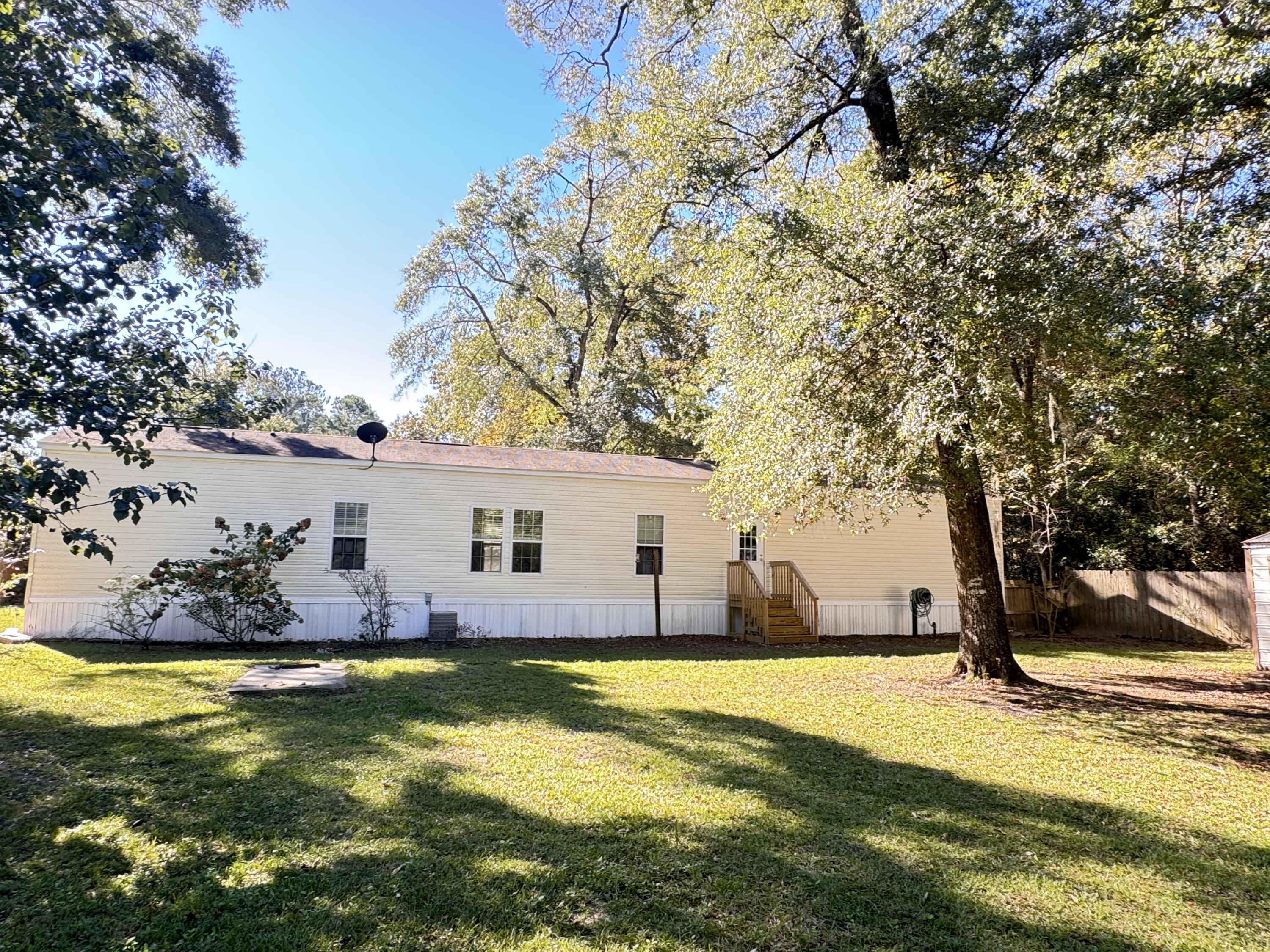 116 Gentry Street Walterboro, SC 29488 - Photo 2 of 72 116 Gentry Lane (8)