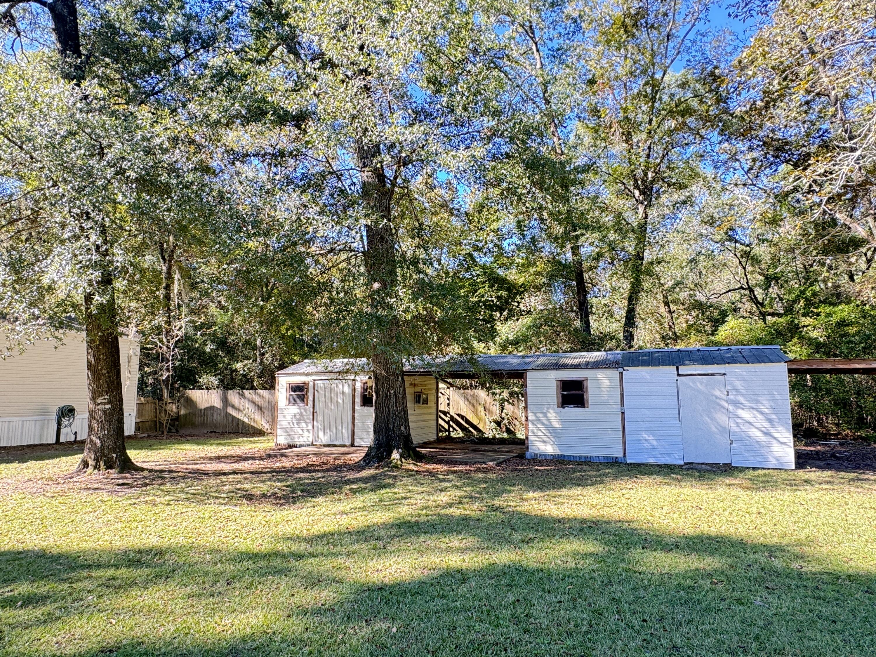 116 Gentry Street Walterboro, SC 29488 - Photo 4 of 72 116 Gentry Lane (10)