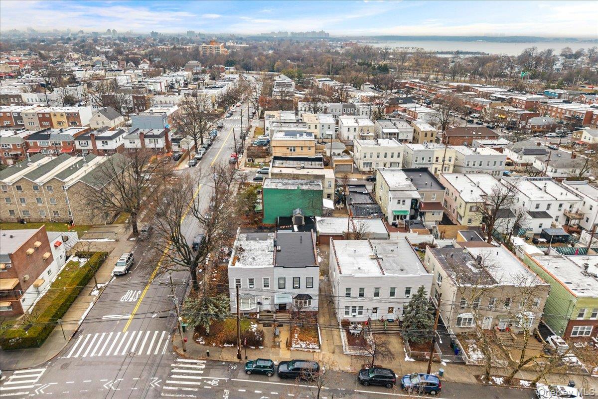 2953 Harding Avenue Bronx, NY 10465 - Photo 25 of 29 Aerial view of property and surrounding area with nearby urban area