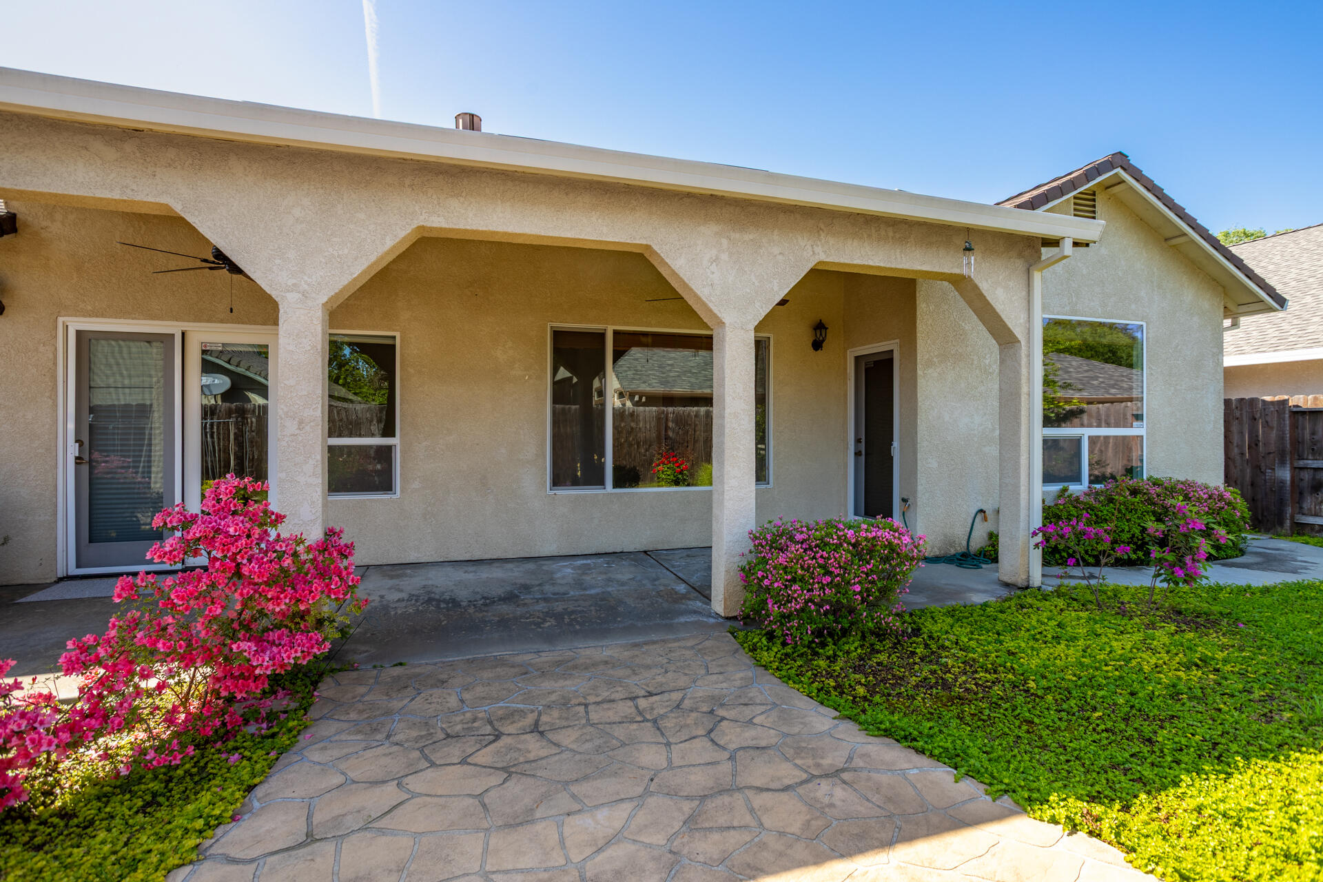 655 Mammoth Path Redding, CA 96003 - Photo 29 of 38 Patio