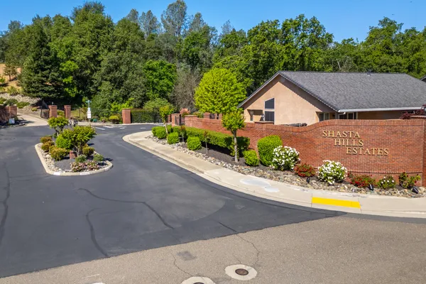 $425,000 | 655 Mammoth Path, Redding, CA 96003