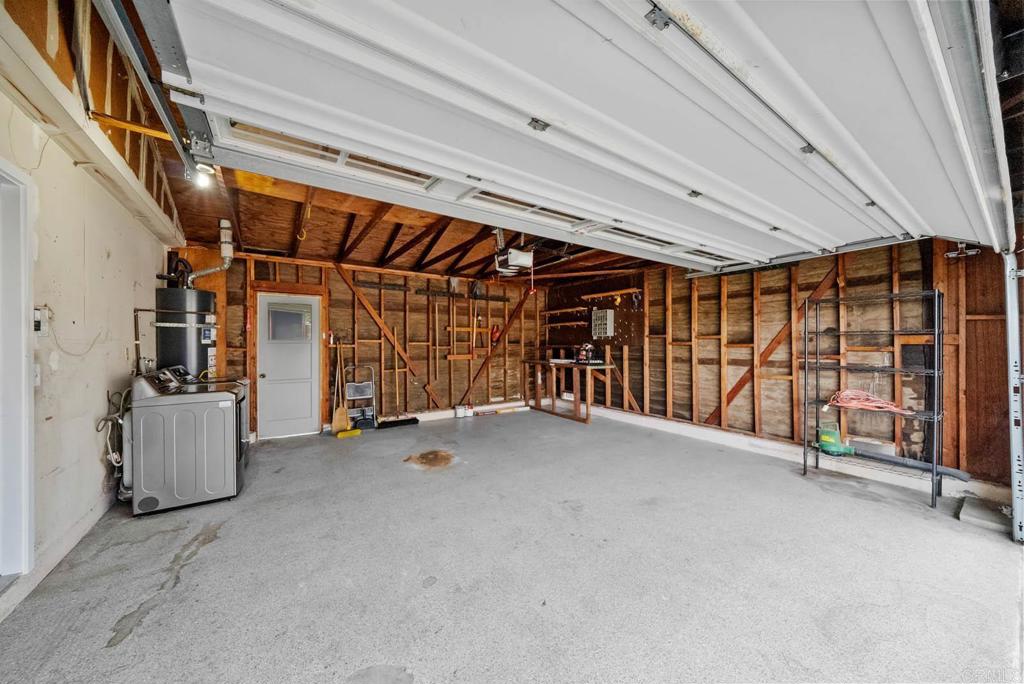 10138 Waynecrest Lane Santee, CA 92071 - Photo 40 of 40 a view of an empty room with a garage