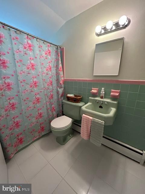 2836 Norcom Road Philadelphia, PA 19154 - Photo 27 of 43 Upstairs Bathroom