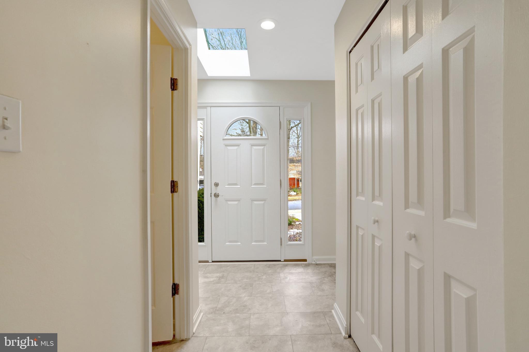 8816 Victoria Road Springfield, VA 22151 - Photo 4 of 76
