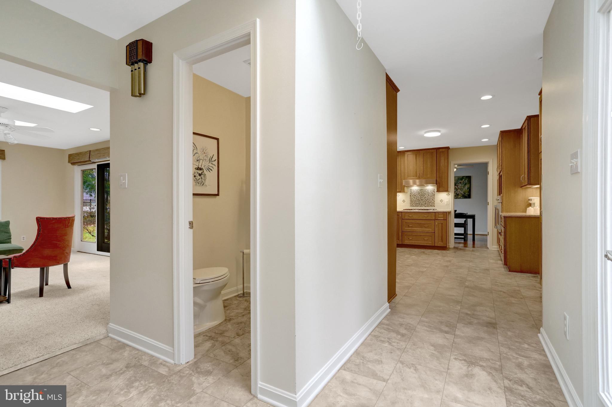 8816 Victoria Road Springfield, VA 22151 - Photo 5 of 76