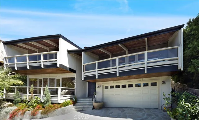 a view of building with door