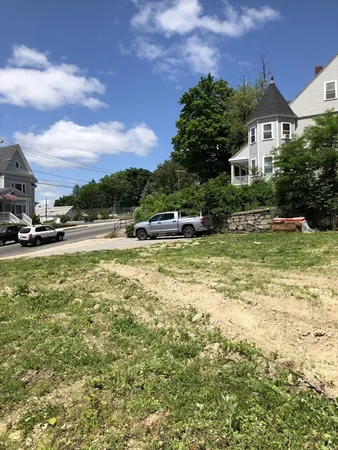 $750,000 | 281 Broadway, Methuen, MA 01844