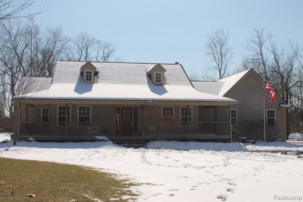 1424 Argentine Road Howell, MI 48843 - Photo 2 of 27 Argentine 142402.JPG