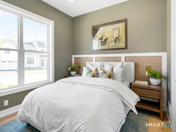 $977,000 | 14 Holly Rdg Way, Unit 85, Danbury, CT 06810