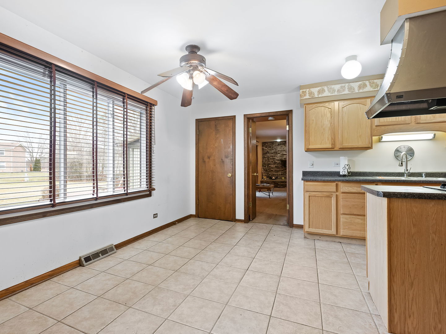 2849 Alexander Crescent Flossmoor, IL 60422 - Photo 6 of 17 Gallery Image 6