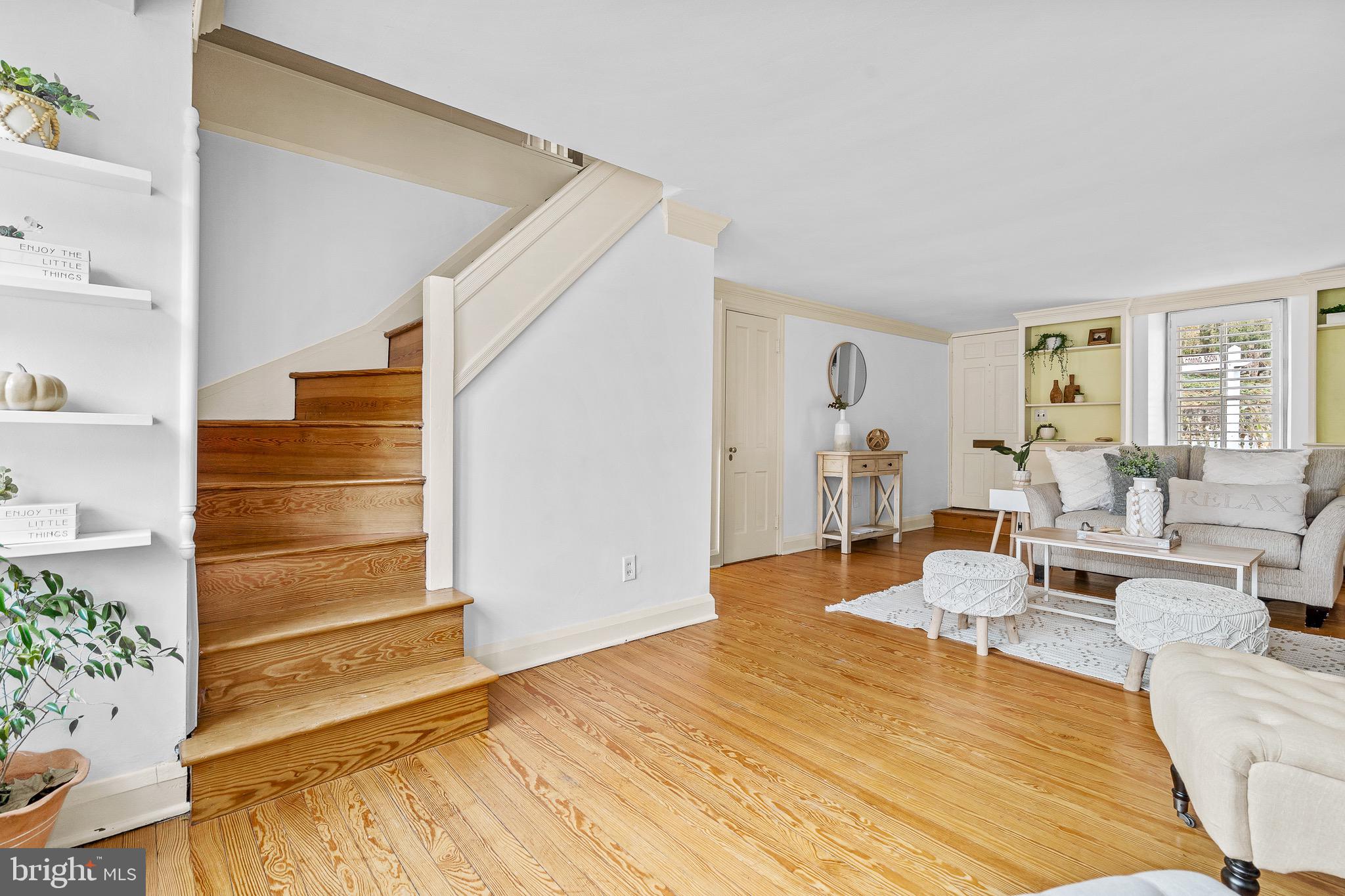 2435 Pickwick Road Baltimore, MD 21207 - Photo 3 of 23