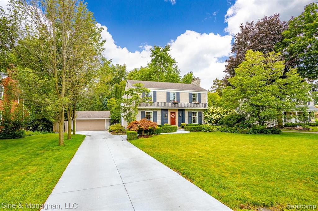 653 Middlesex Road Grosse Pointe Park, MI 48230 - Photo 1 of 54