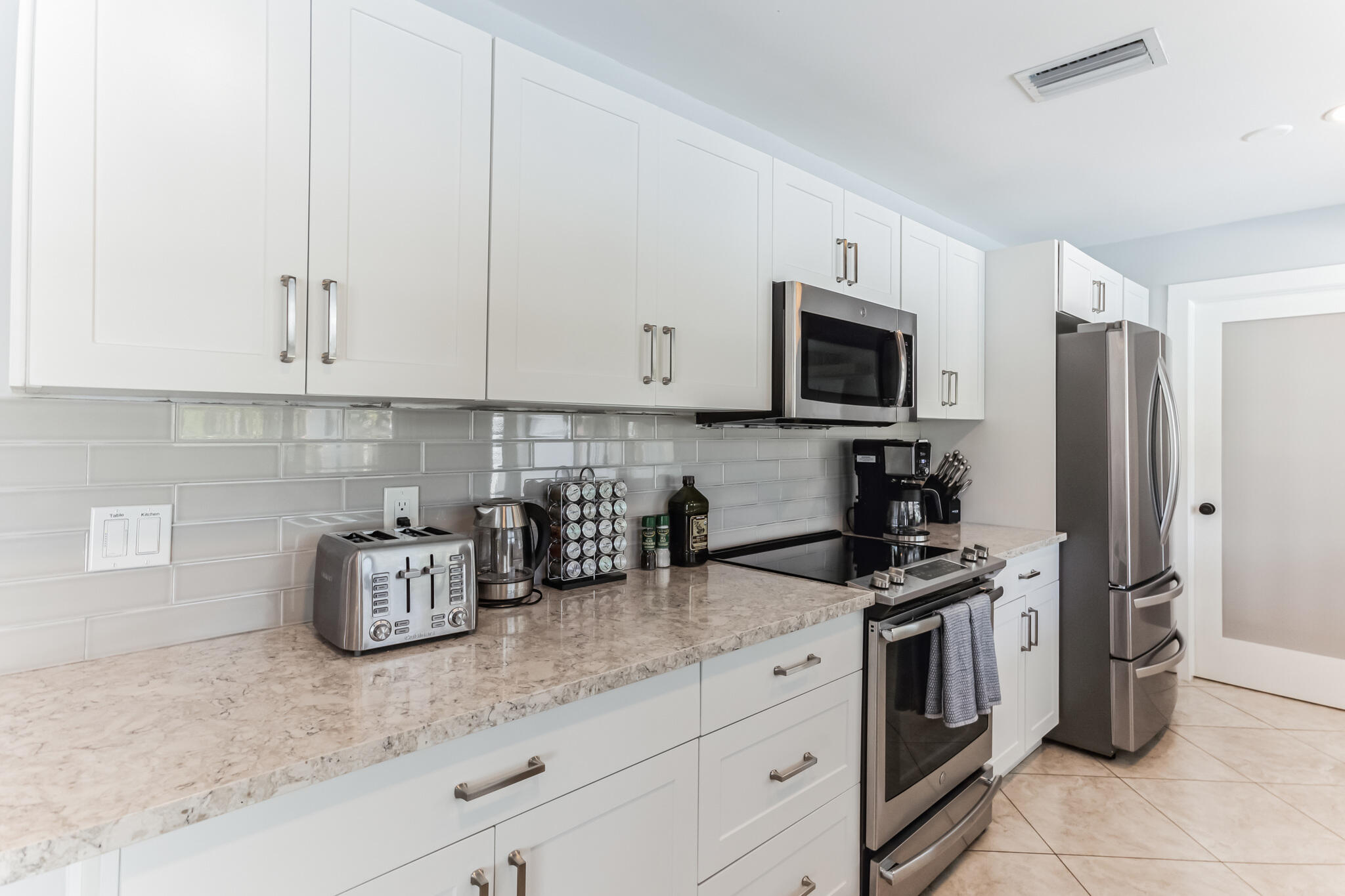 19 Willow Road Tequesta, FL 33469 - Photo 13 of 31 8U5A8289