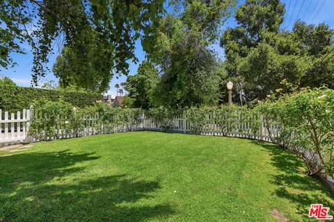 $2,345,000 | 11357 Aqua Vista Street, Studio City, CA 91602