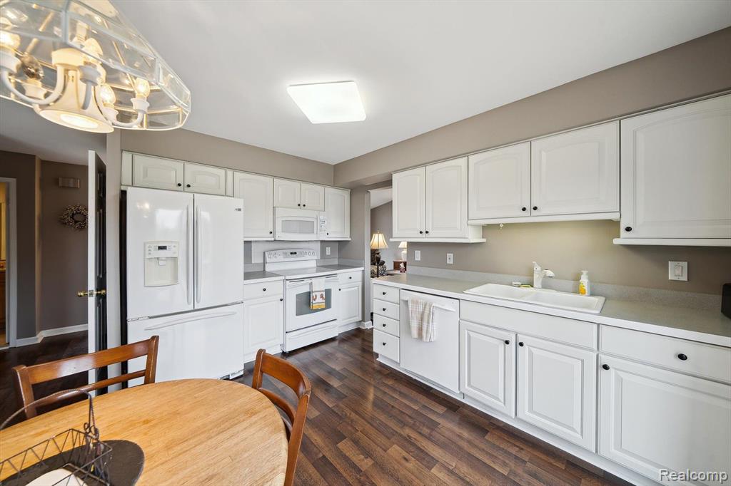 2275 Highsplint Drive Rochester Hills, MI 48307 - Photo 11 of 40 Gallery Image 11