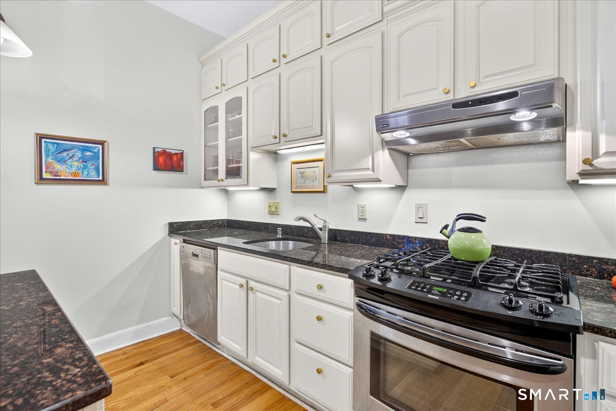 42 Academy Street, Unit 2 New Haven, CT 06511 - Photo 11 of 38