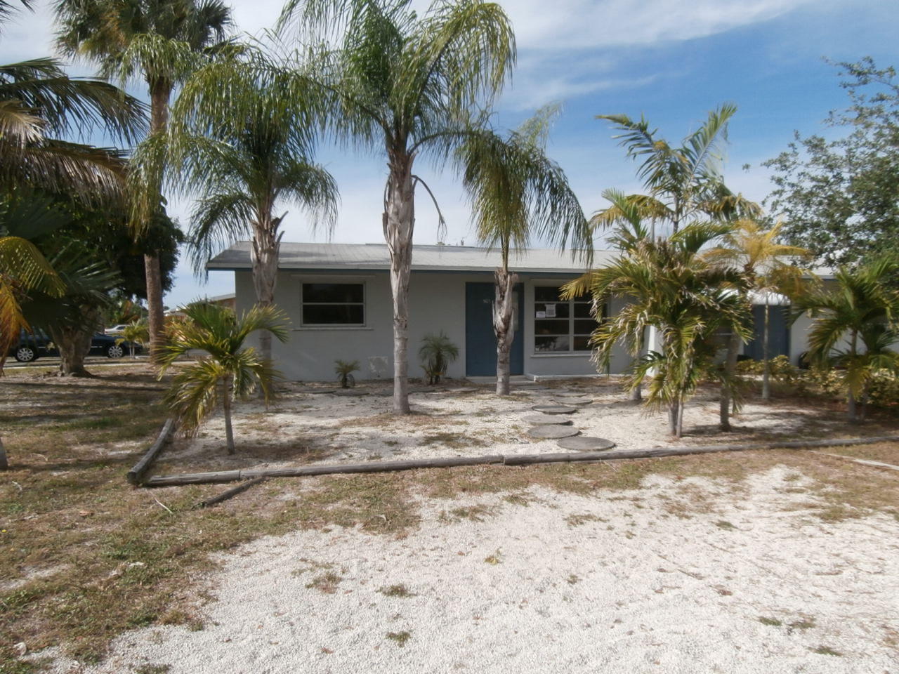 501 Robalo Court Stuart, FL 34996 - Photo 1 of 11 Front view