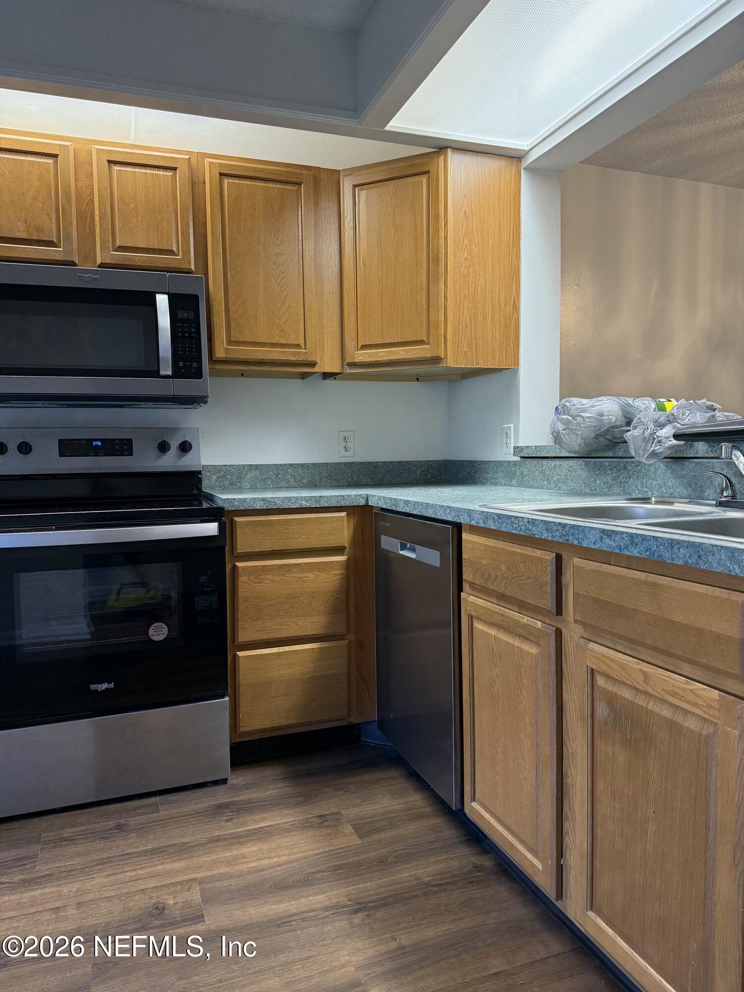 9360 Craven Road, Unit 806 Jacksonville, FL 32257 - Photo 6 of 31 IMG_2459