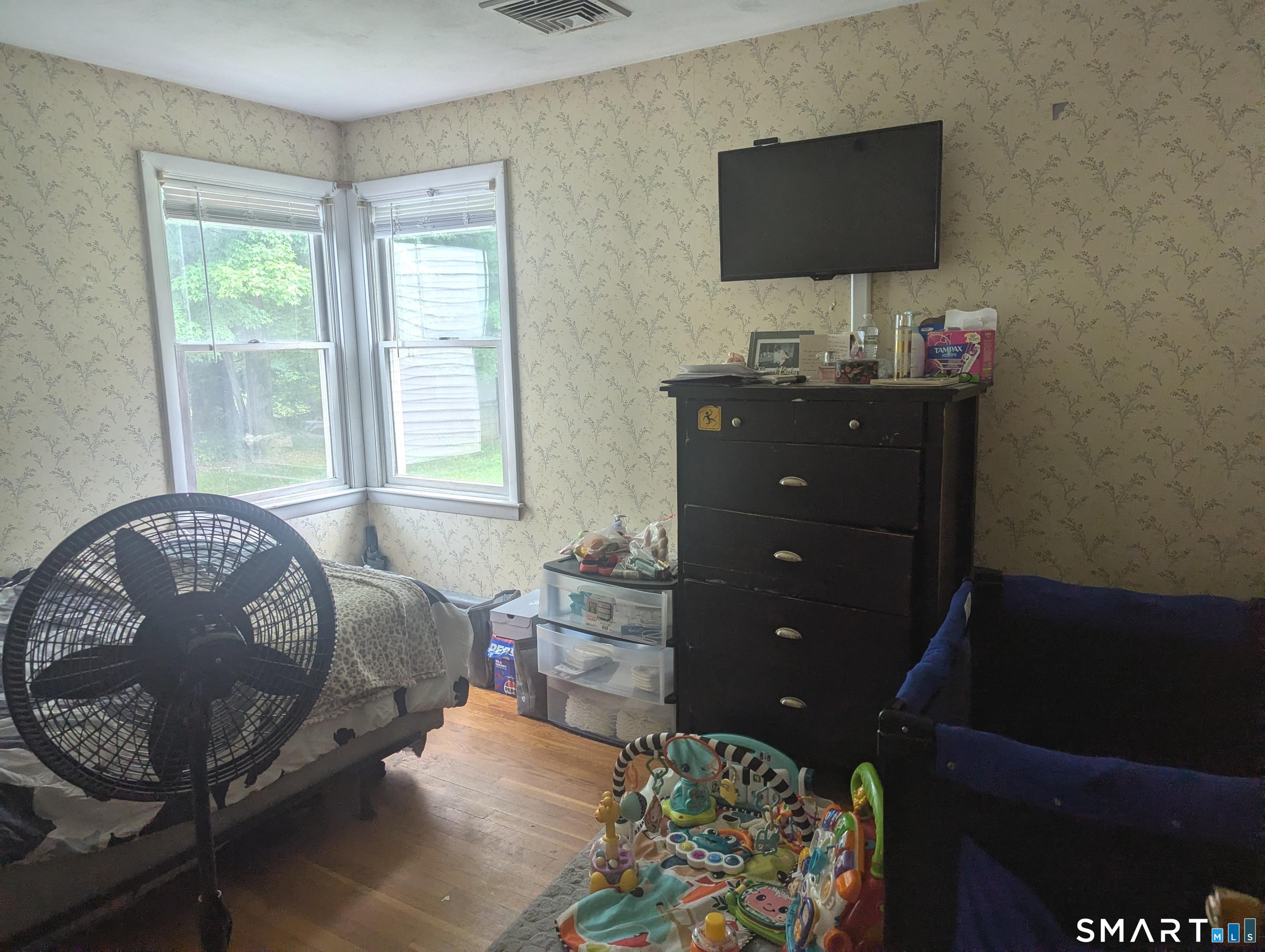 90 Wawecus Hill Road Norwich, CT 06360 - Photo 16 of 24