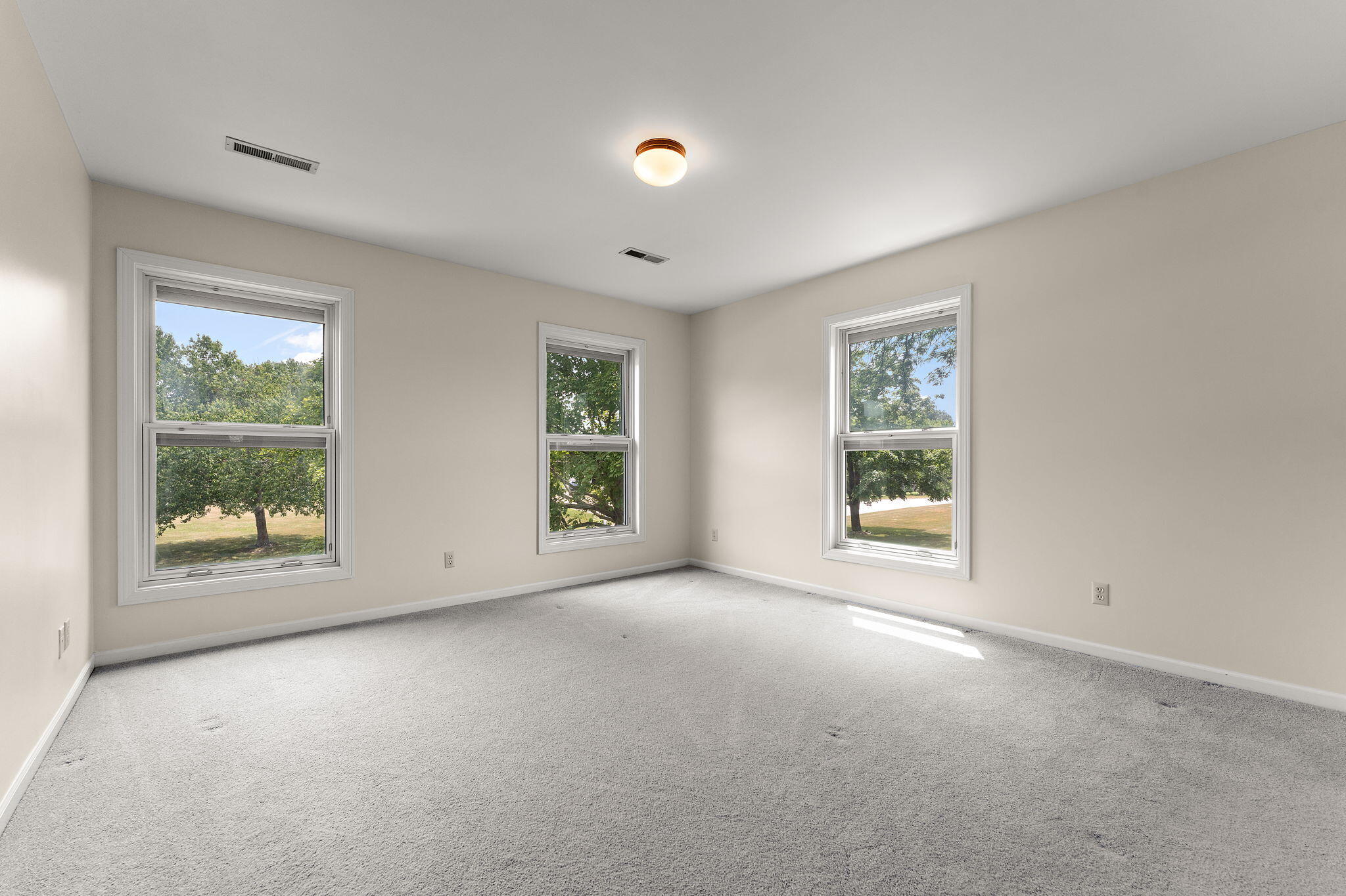 110 Wheatridge Road Valparaiso, IN 46385 - Photo 15 of 26 2048x1365