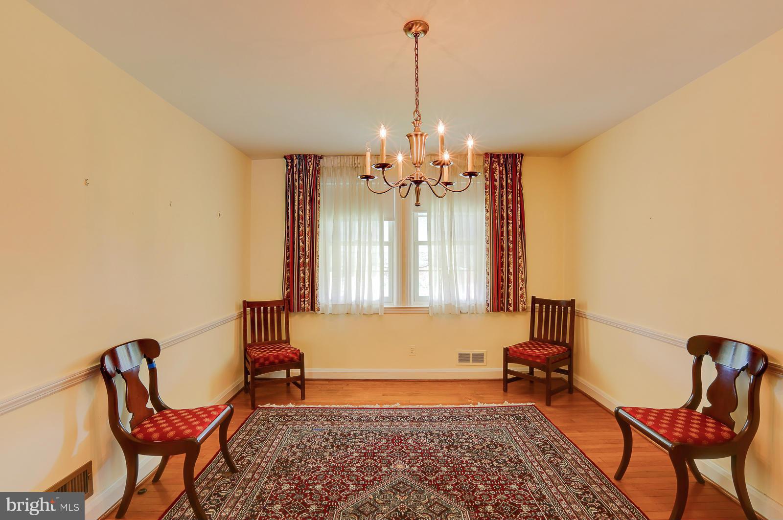 524 Academy Road Catonsville, MD 21228 - Photo 11 of 30 Dining Room