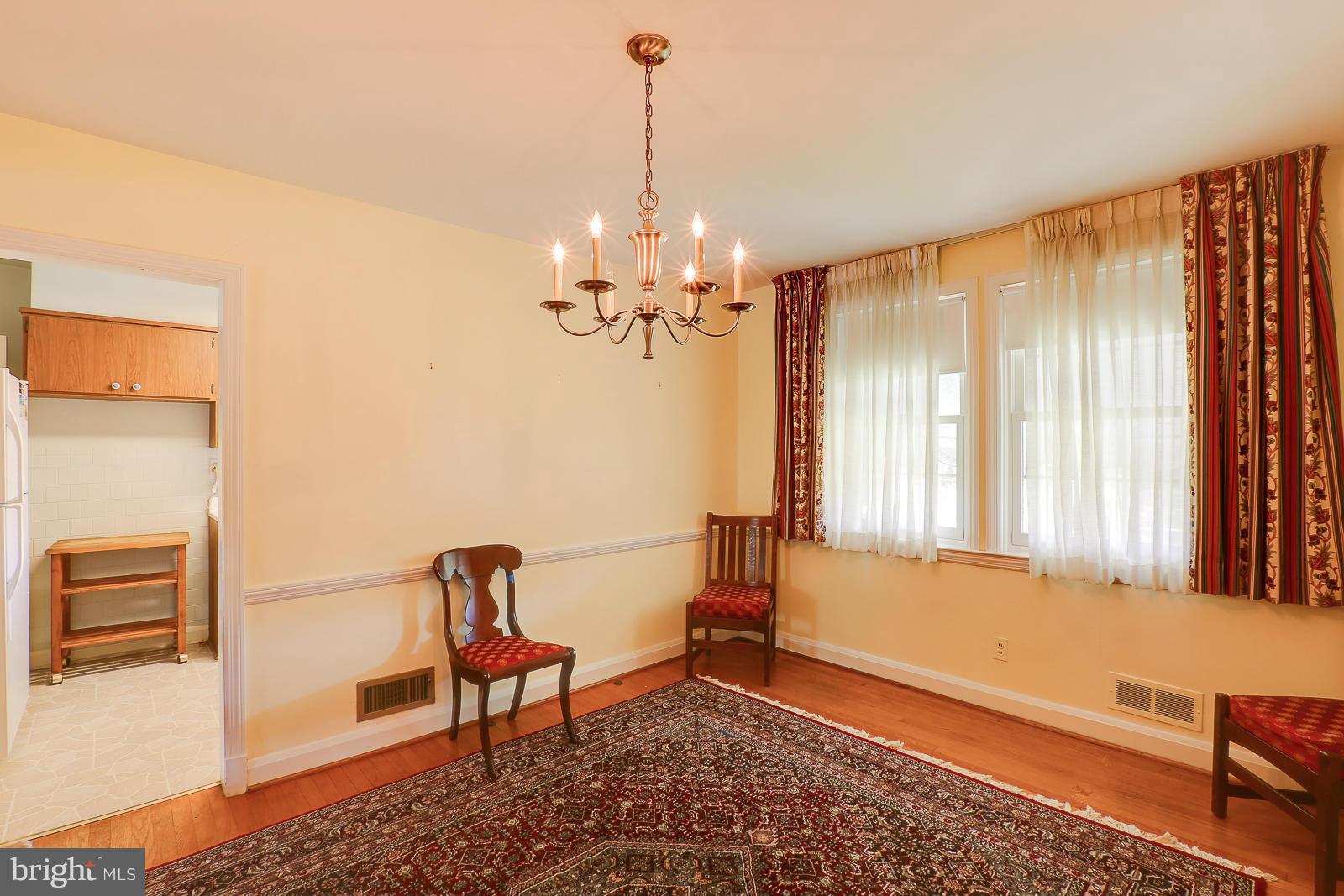 524 Academy Road Catonsville, MD 21228 - Photo 12 of 30 Dining Room