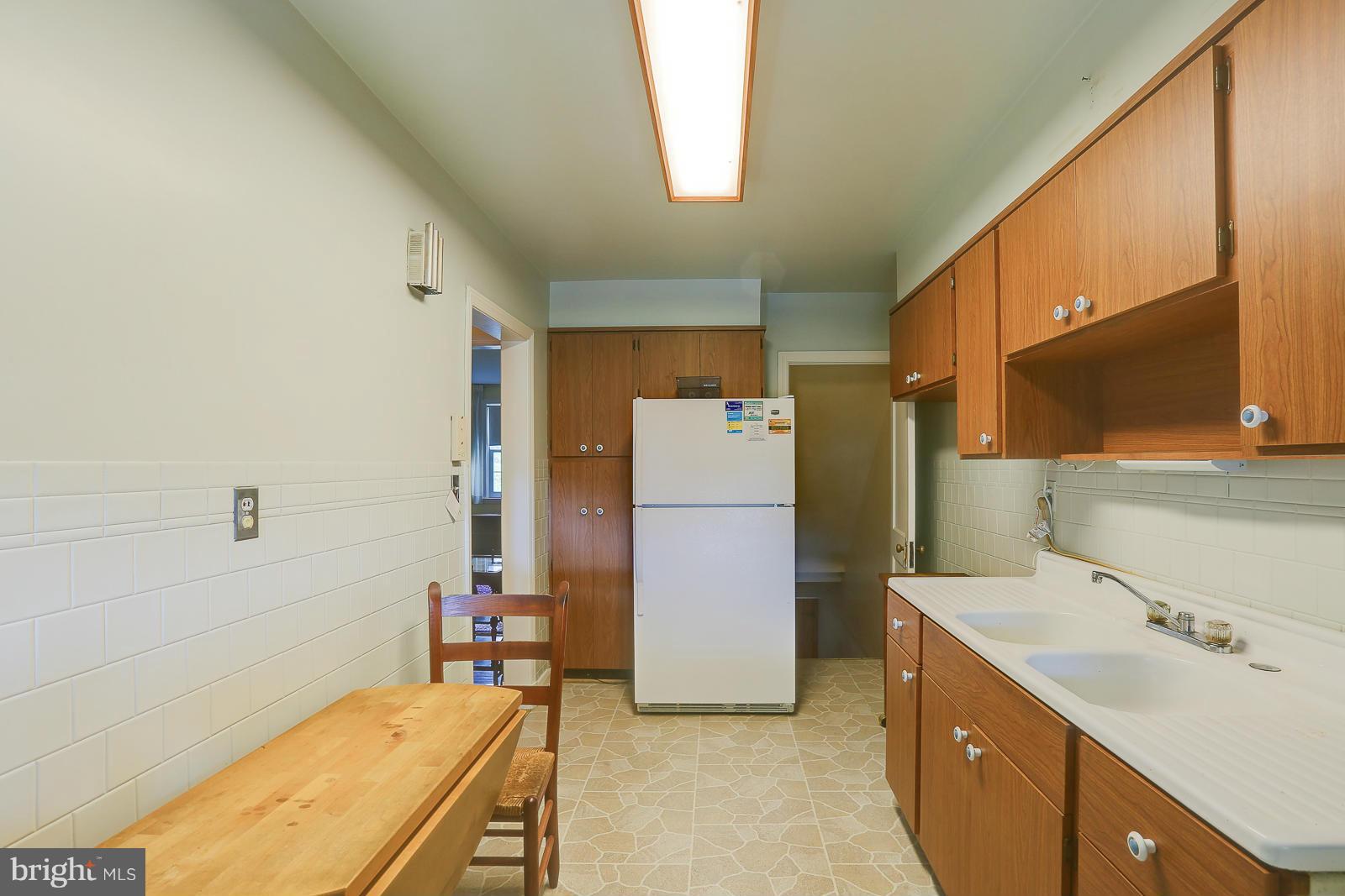 524 Academy Road Catonsville, MD 21228 - Photo 17 of 30 Kitchen