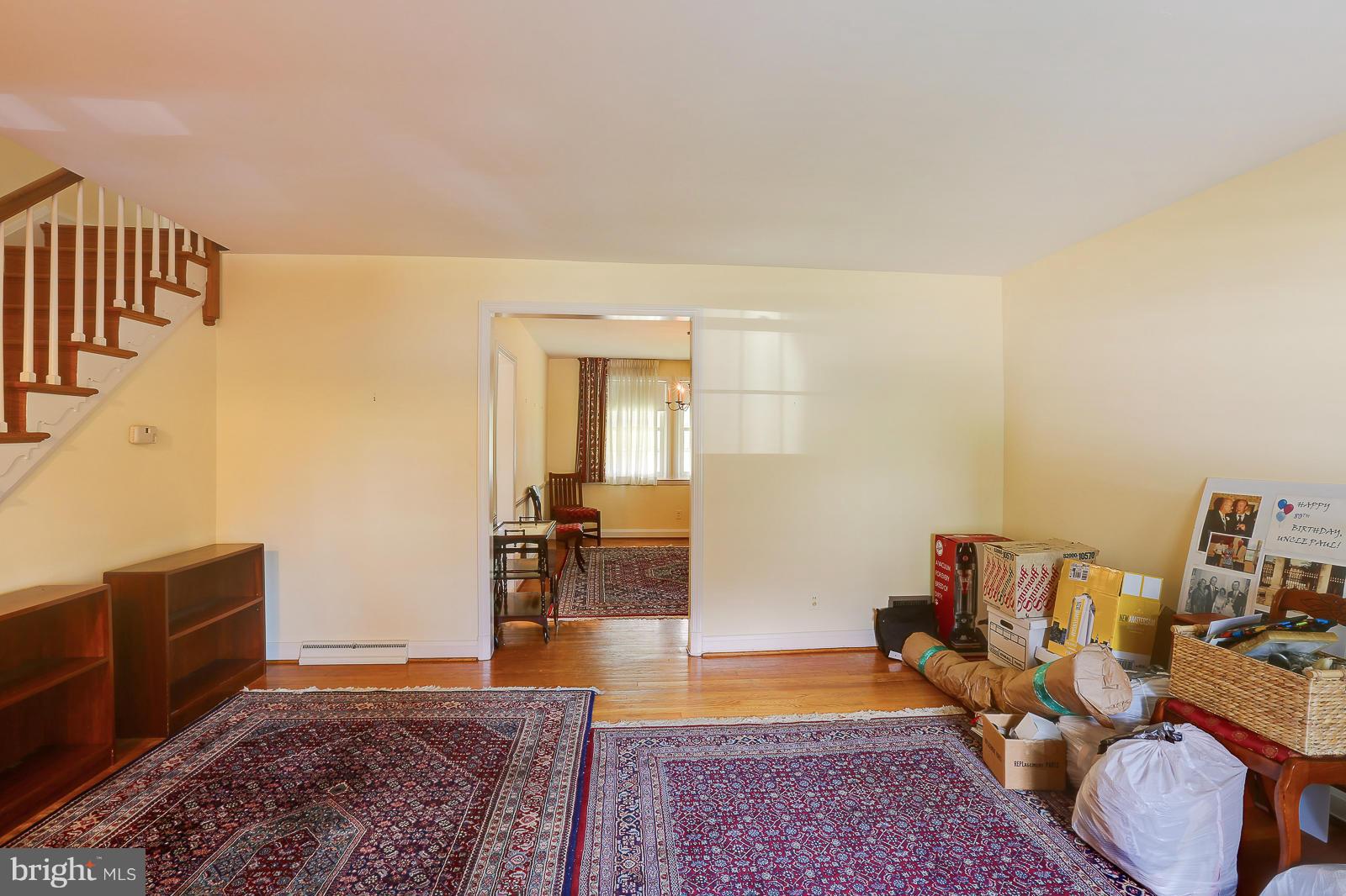 524 Academy Road Catonsville, MD 21228 - Photo 6 of 30 Living Room