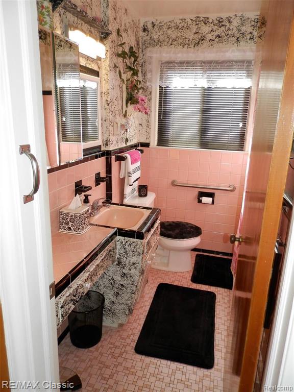 9170 Inkster Road Redford, MI 48239 - Photo 11 of 40