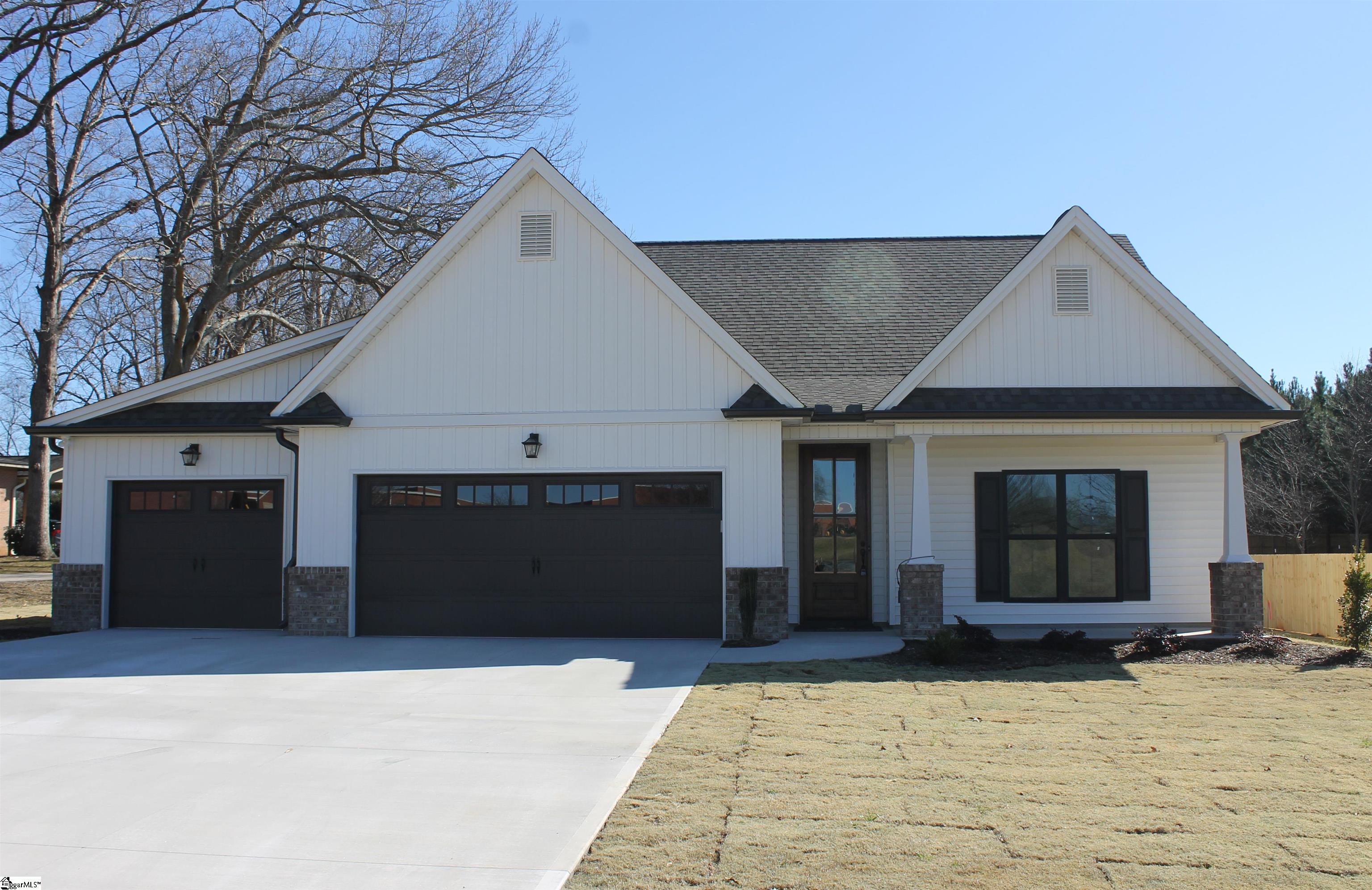 305 Palmetto Road Pelzer, SC 29669 - Photo 1 of 31