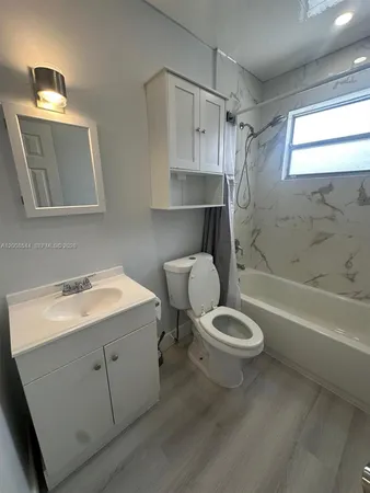 $2,500 | 1555 Northwest 34th Street, Unit 1555, Miami, FL 33142
