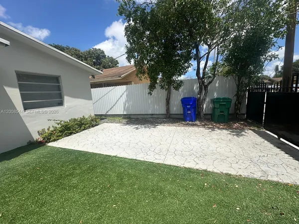 $2,500 | 1555 Northwest 34th Street, Unit 1555, Miami, FL 33142