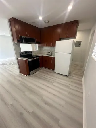 $2,500 | 1555 Northwest 34th Street, Unit 1555, Miami, FL 33142