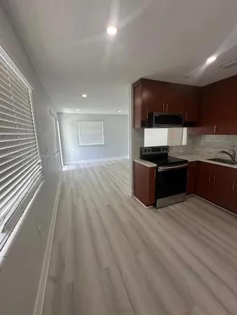 $2,500 | 1555 Northwest 34th Street, Unit 1555, Miami, FL 33142