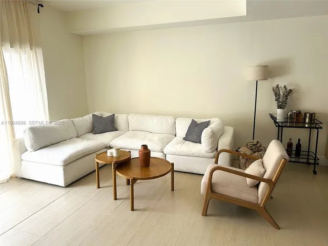 $3,000 | 14305 Southwest 57th Lane, Unit 78, Miami, FL 33183