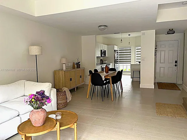 $3,000 | 14305 Southwest 57th Lane, Unit 78, Miami, FL 33183