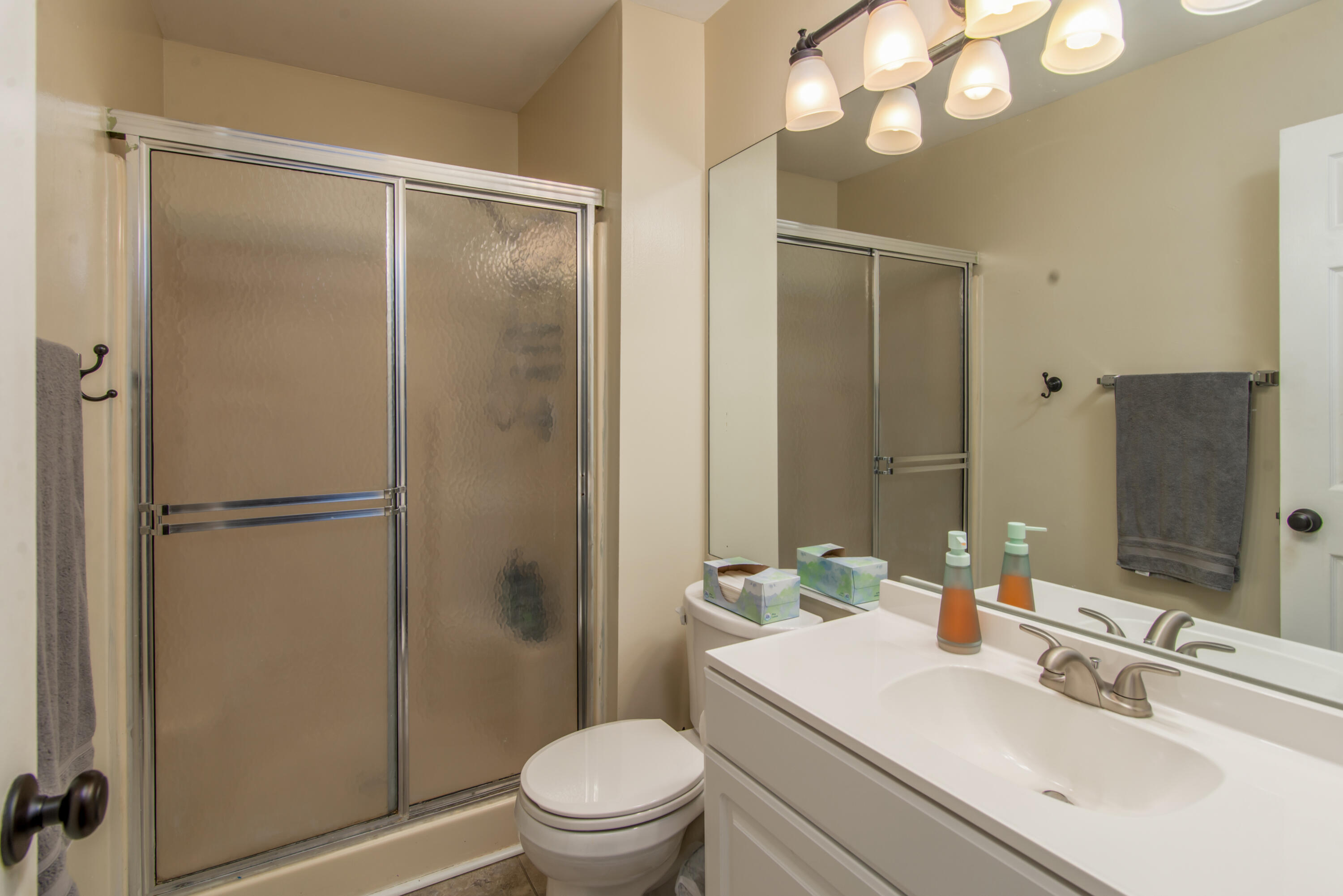 44920 Lemont Road Canton, MI 48187 - Photo 17 of 30 17