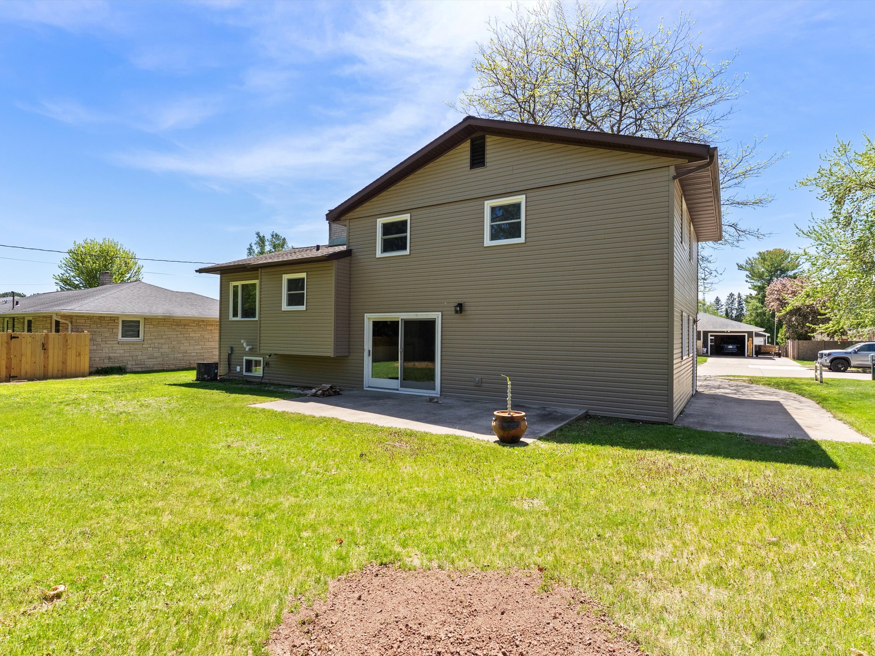 2532 43rd Street Two Rivers, WI 54241 - Photo 27 of 38 03-003_3102088_04516