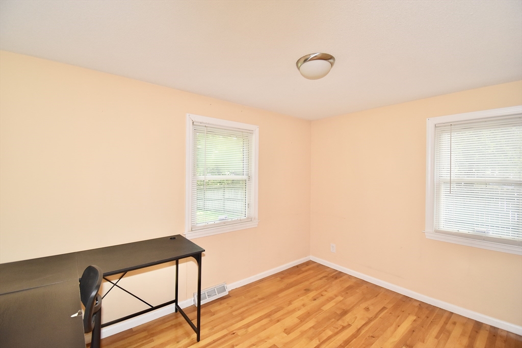 143 Stuart Street Springfield, MA 01119 - Photo 21 of 28 Gallery Image 21