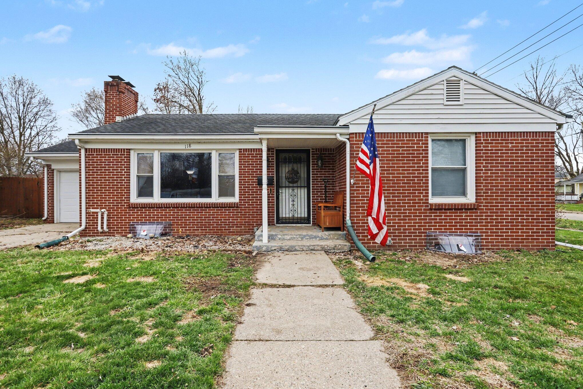 118 West Hoffman Street Three Rivers, MI 49093 - Photo 1 of 8 014_file_8176