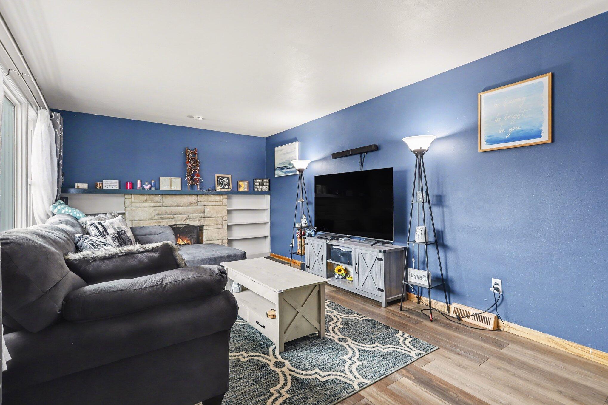 118 West Hoffman Street Three Rivers, MI 49093 - Photo 3 of 8 001_file_5818