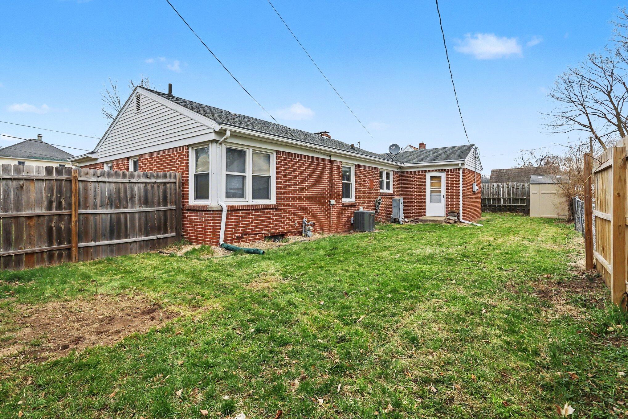 118 West Hoffman Street Three Rivers, MI 49093 - Photo 8 of 8 013_file_5701
