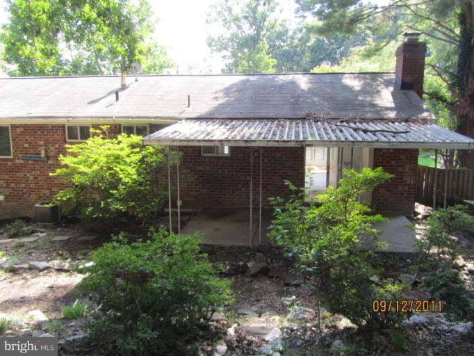 6923 Vancouver Road Springfield, VA 22152 - Photo 12 of 13 a view of outdoor space and yard