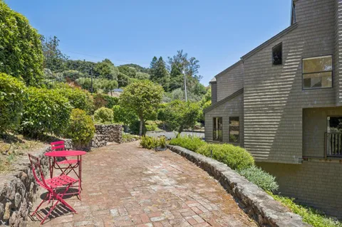 $2,400,000 | 260 Highland Avenue, San Rafael, CA 94901